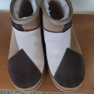 UGG short boots